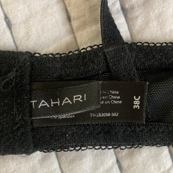 TAHARI 38C black wired padded cup bra in great barely worn preowned condition - Picture 8 of 16